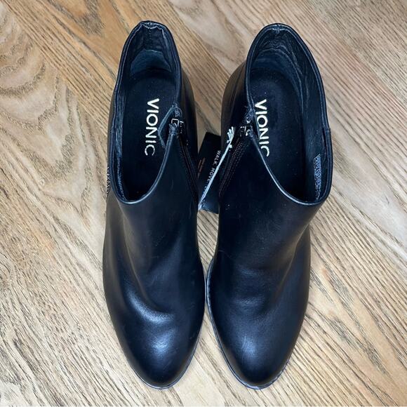New! Vionic Georgia Studded Leather Block Heel Ankle Boot Women’s Size 8 Wide - Picture 5 of 10
